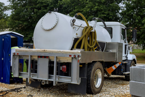Best Portable restroom trailer rental  in El Paso, IL